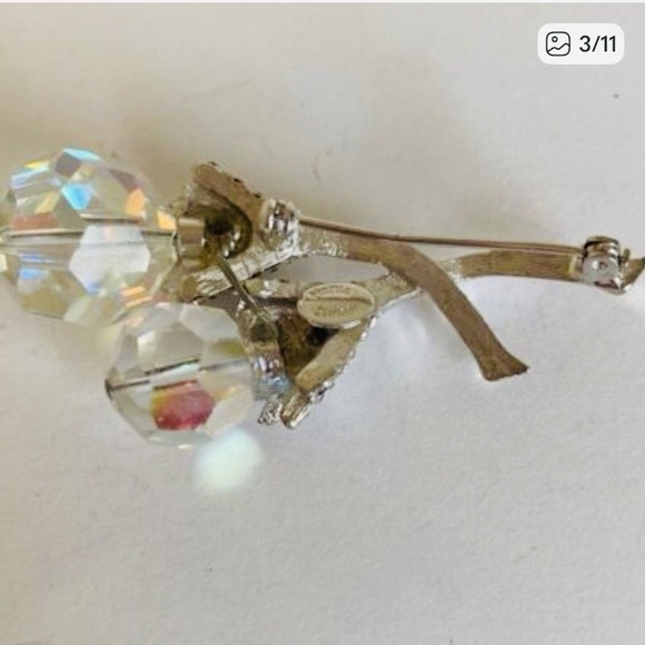 Hattie Carnegie Silver Double Flower Clear Crystal Brooch Pin - Picture 2 of 11